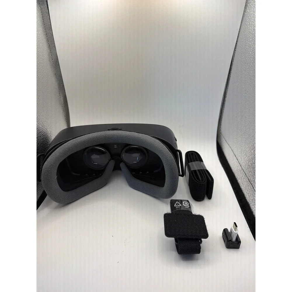 Samsung‎ Gear VR-Oculus Virtual World goggles